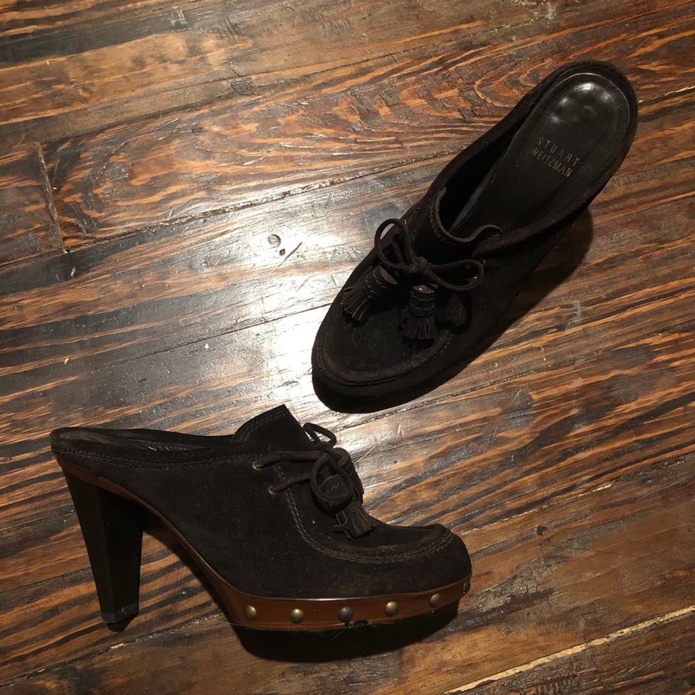 Stuart Weitzman brown suede mules clogs w/tassels